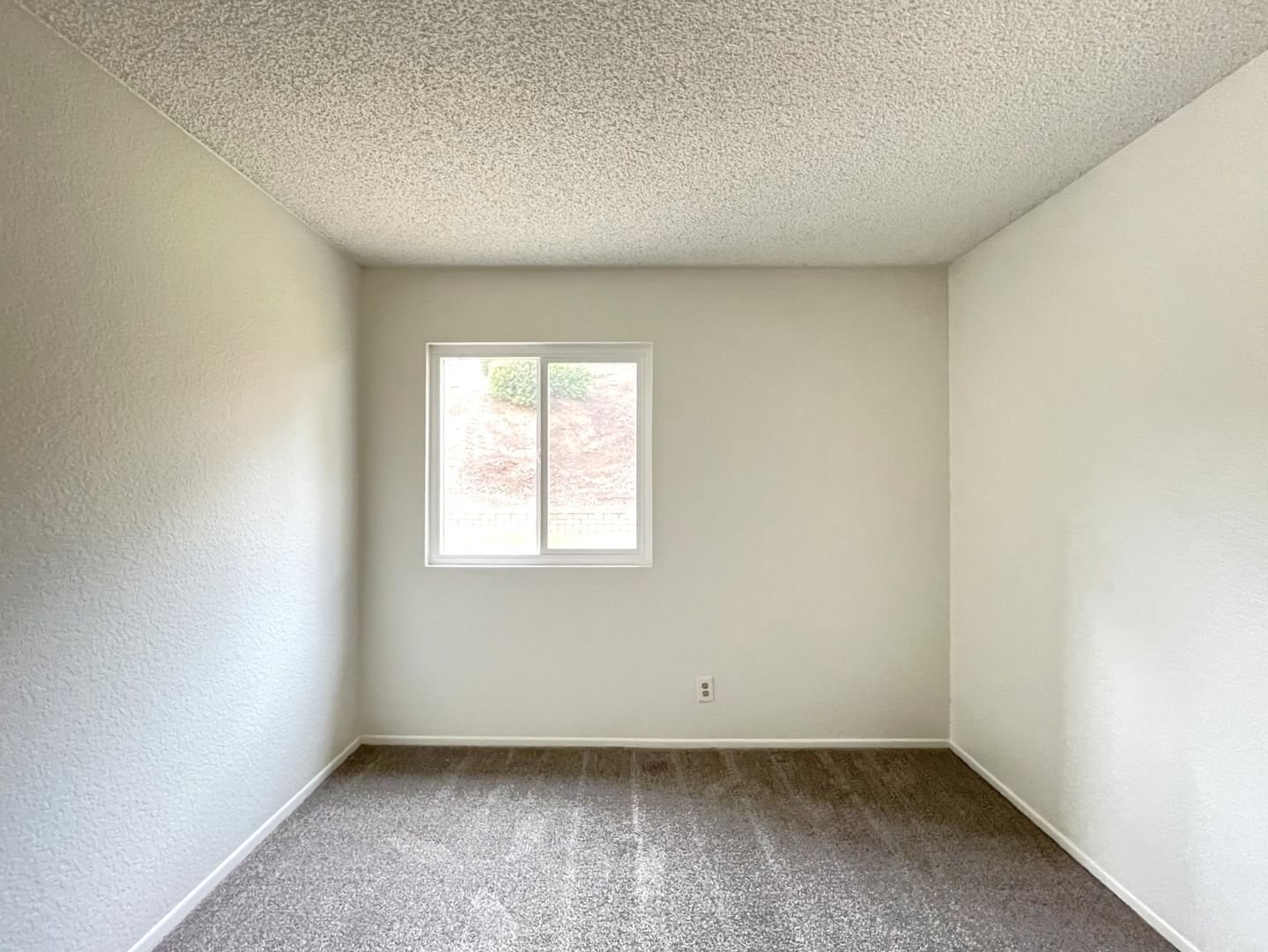 1440 Pochard Circle - Corona - California - 5 bed, 3 bath rental property
