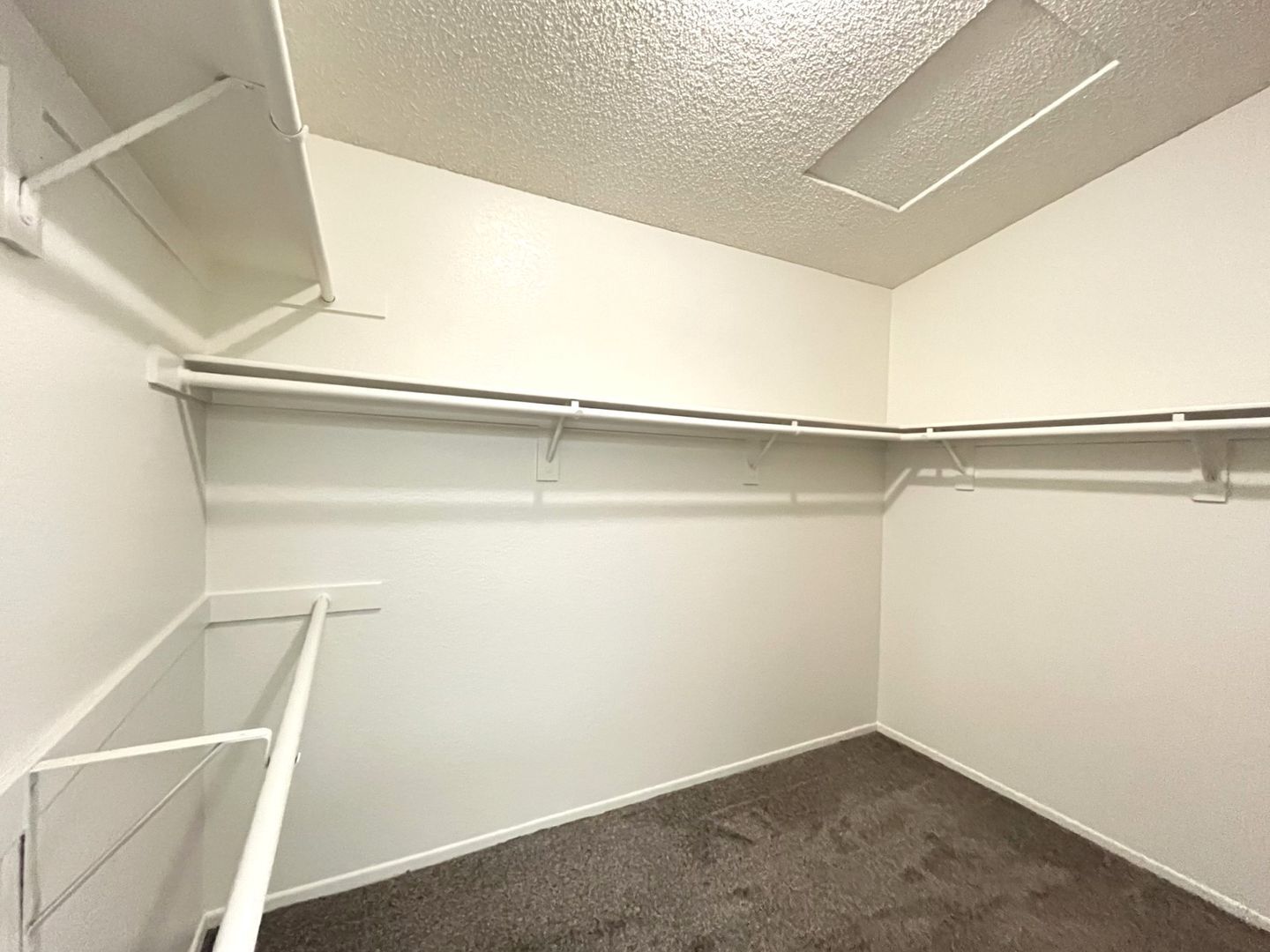 1440 Pochard Circle - Corona - California - 5 bed, 3 bath rental property