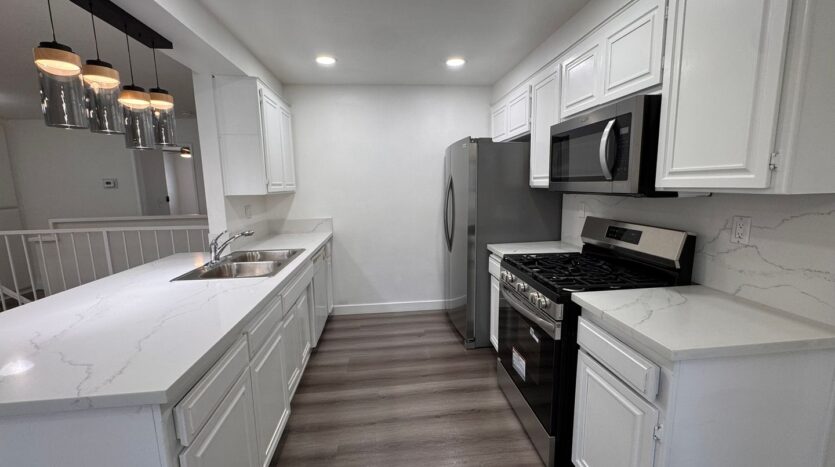 1501 E Carson St Apt 7 - Carson - California - 3 bed, 2 bath rental property
