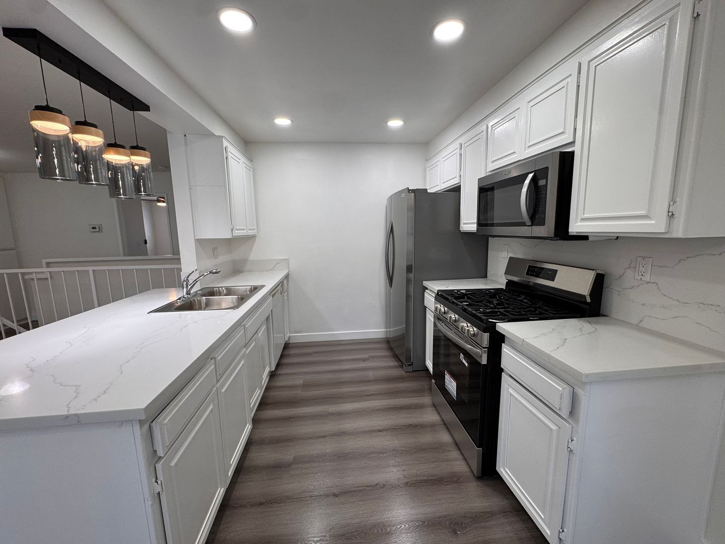 1501 E Carson St Apt 7 - Carson - California - 3 bed, 2 bath rental property