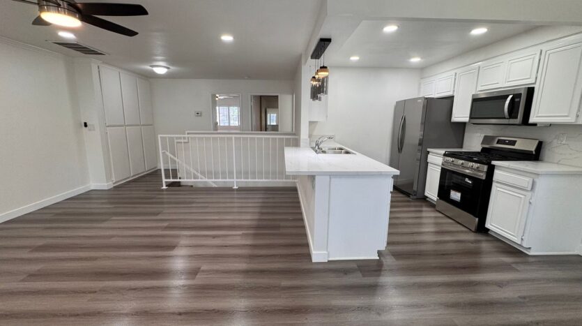 1501 E Carson St Apt 7 - Carson - California - 3 bed, 2 bath rental property