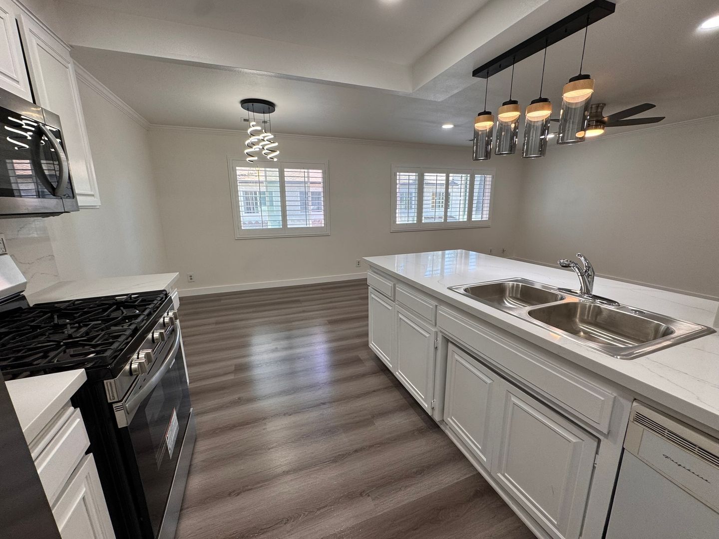 1501 E Carson St Apt 7 - Carson - California - 3 bed, 2 bath rental property
