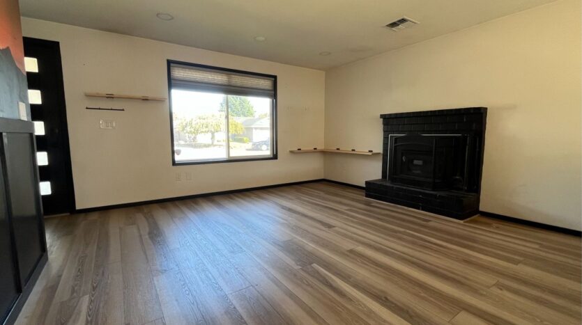 15921 NE 2nd St - Vancouver - Washington - 3 bed, 2 bath rental property