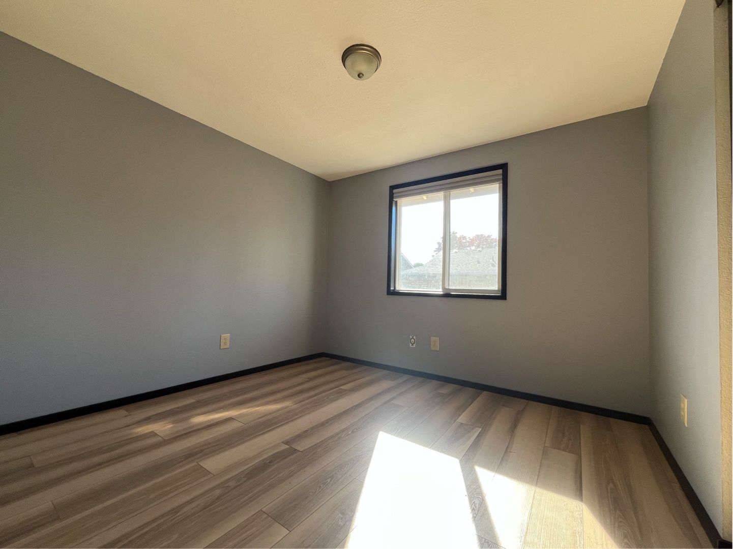 15921 NE 2nd St - Vancouver - Washington - 3 bed, 2 bath rental property