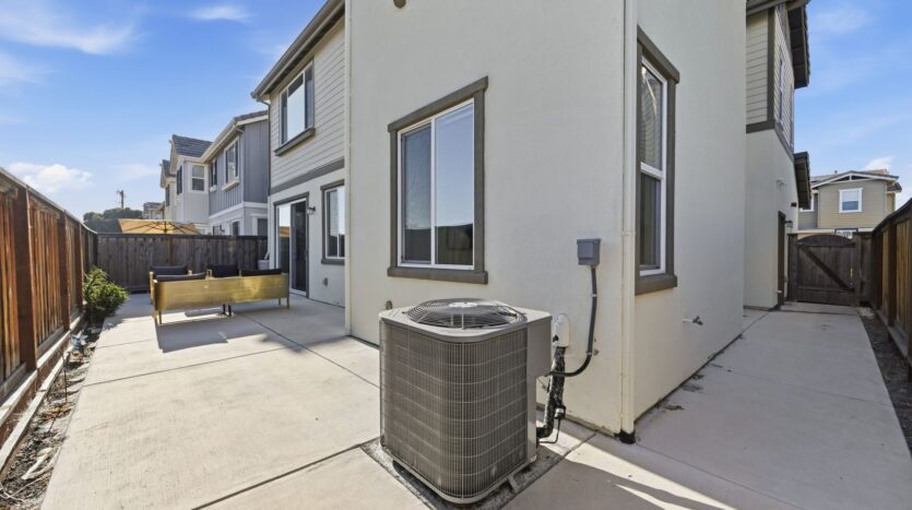 1652 Wonderland Way - Hayward - California - 4 bed, 3.5 bath rental property
