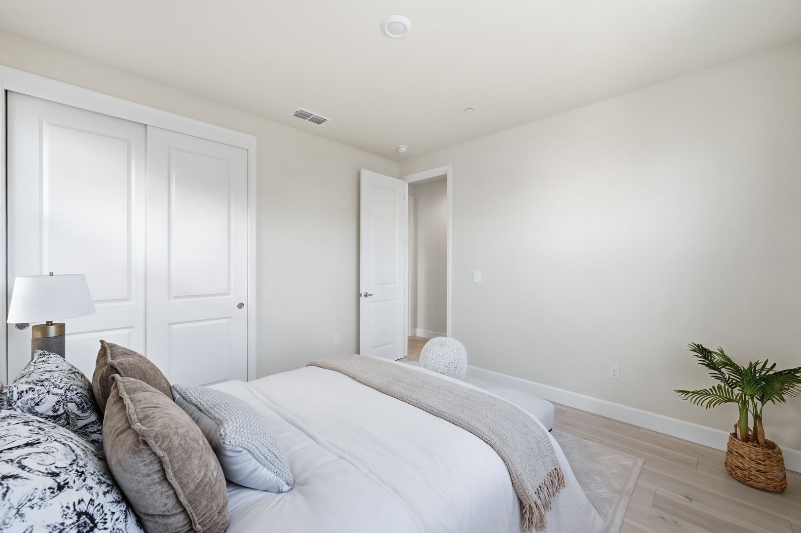1652 Wonderland Way - Hayward - California - 4 bed, 3.5 bath rental property