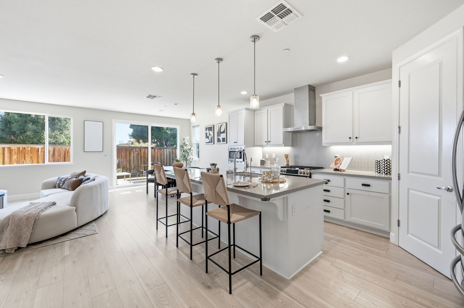 1652 Wonderland Way - Hayward - California - 4 bed, 3.5 bath rental property