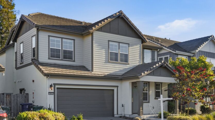 1652 Wonderland Way - Hayward - California - 4 bed, 3.5 bath rental property