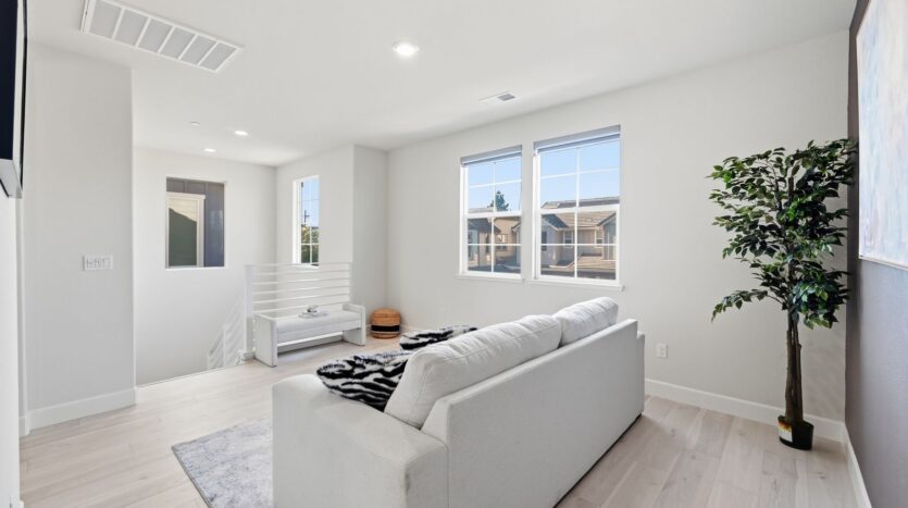 1652 Wonderland Way - Hayward - California - 4 bed, 3.5 bath rental property