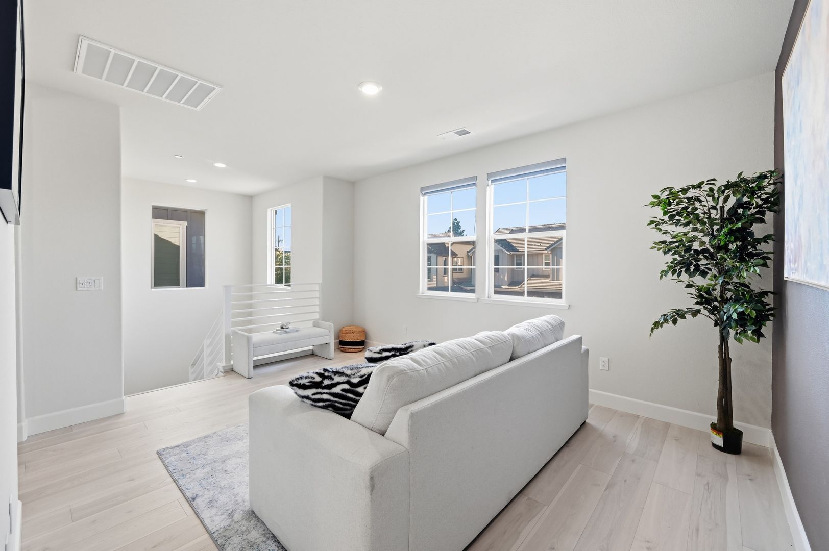 1652 Wonderland Way - Hayward - California - 4 bed, 3.5 bath rental property