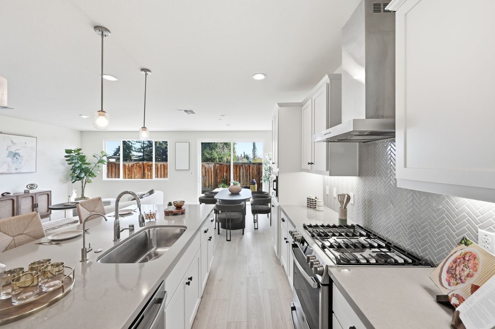 1652 Wonderland Way - Hayward - California - 4 bed, 3.5 bath rental property