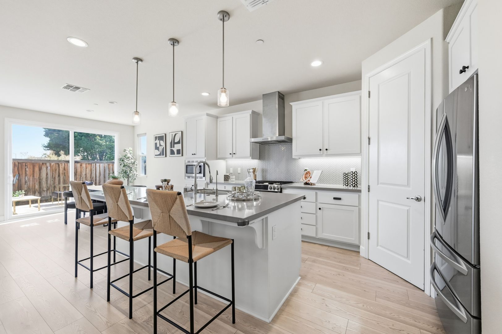 1652 Wonderland Way - Hayward - California - 4 bed, 3.5 bath rental property