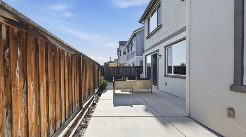 1652 Wonderland Way - Hayward - California - 4 bed, 3.5 bath rental property