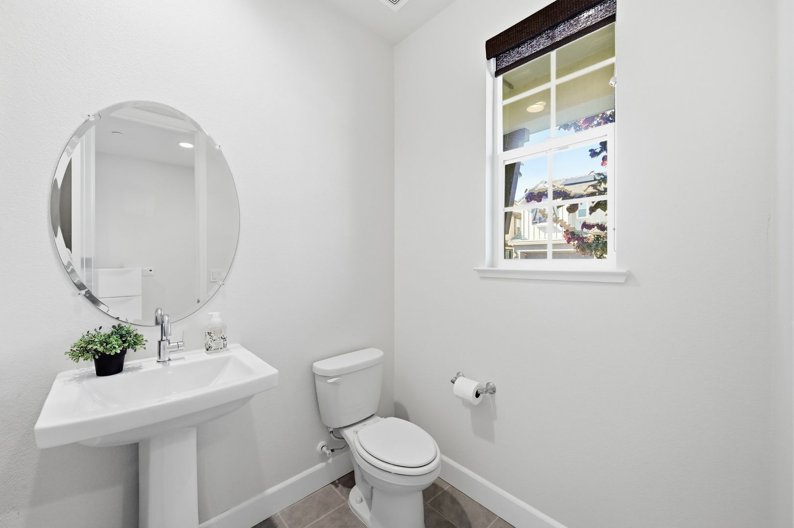 1652 Wonderland Way - Hayward - California - 4 bed, 3.5 bath rental property