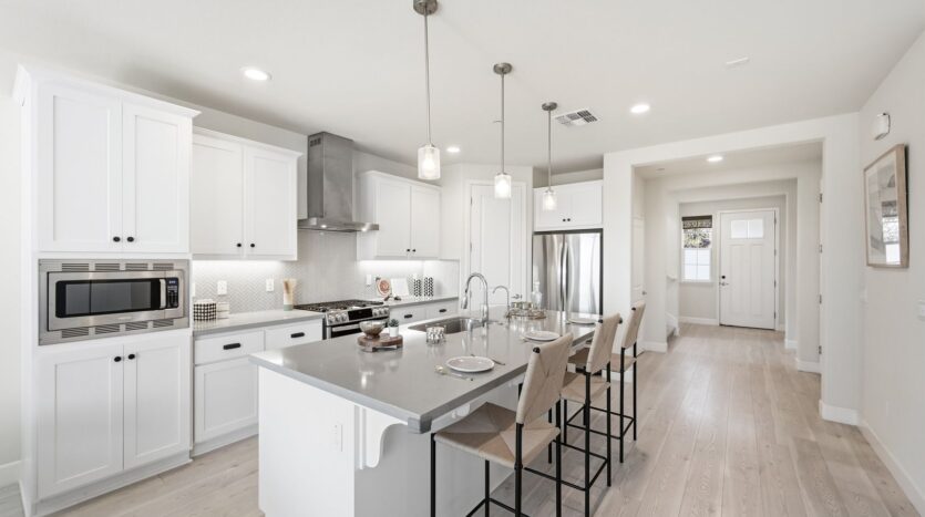1652 Wonderland Way - Hayward - California - 4 bed, 3.5 bath rental property