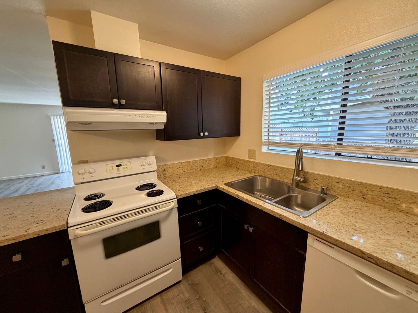1809-1811 Glasgow Ave - Encinitas - California - 2 bed, 2 bath rental property