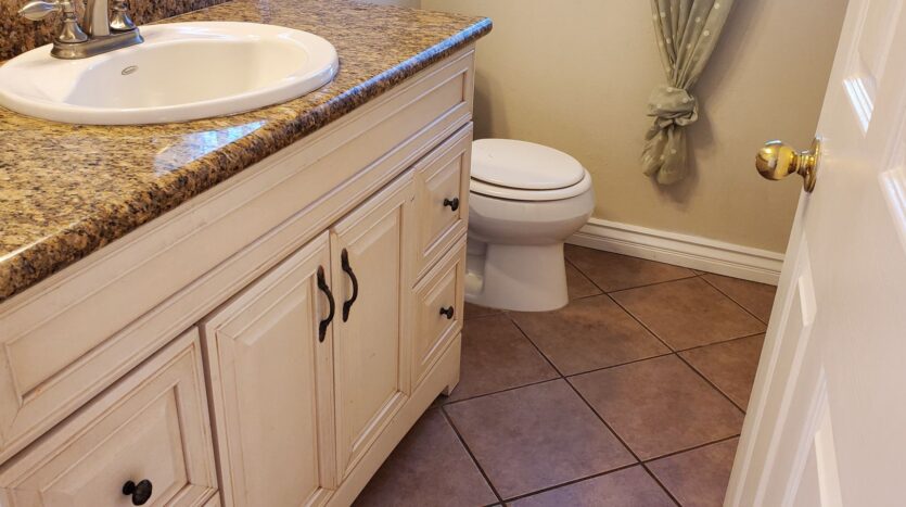 184 Ulysses St - Simi Valley - California - 4 bed, 2.5 bath rental property