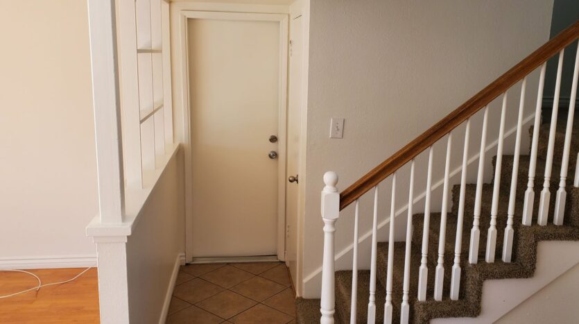184 Ulysses St - Simi Valley - California - 4 bed, 2.5 bath rental property