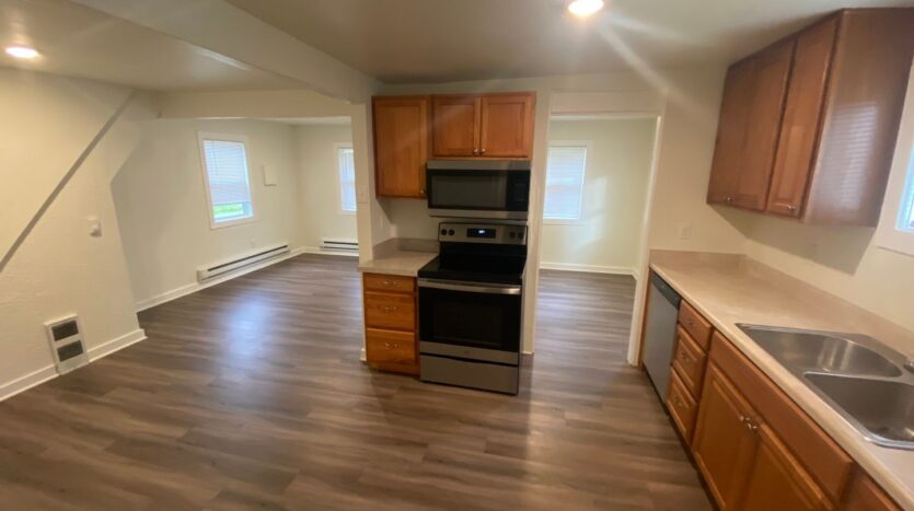 1924 84th St E - Tacoma - Washington - 3 bed, 1.5 bath rental property