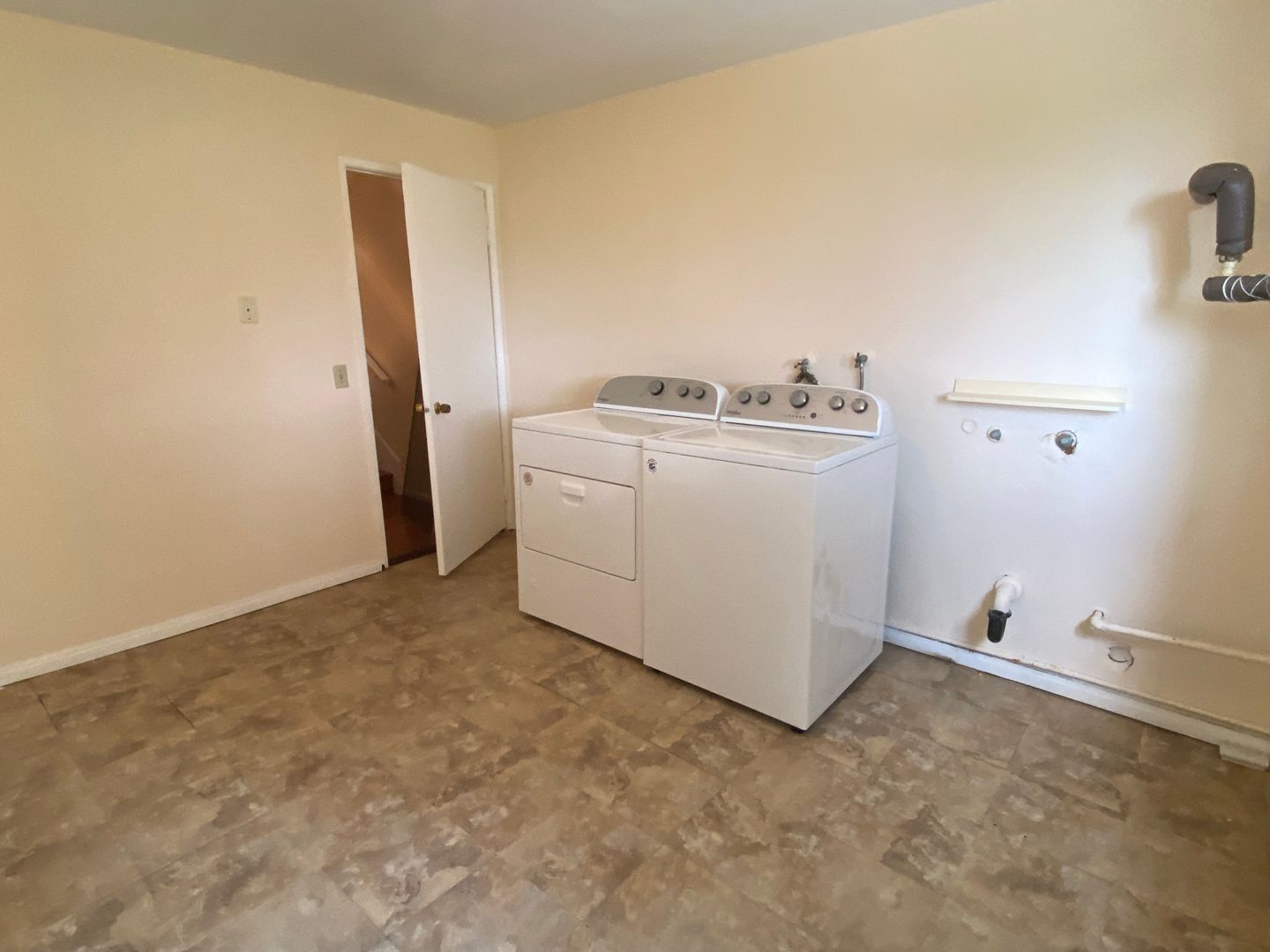 6709 Corie Ln - California - 4 bed, 3.5 bath rental property