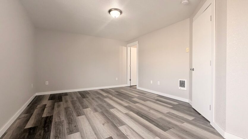 2130 SW Canyon Dr - 3 Unit 3 - Redmond - Oregon - 2 bed, 2.5 bath rental property