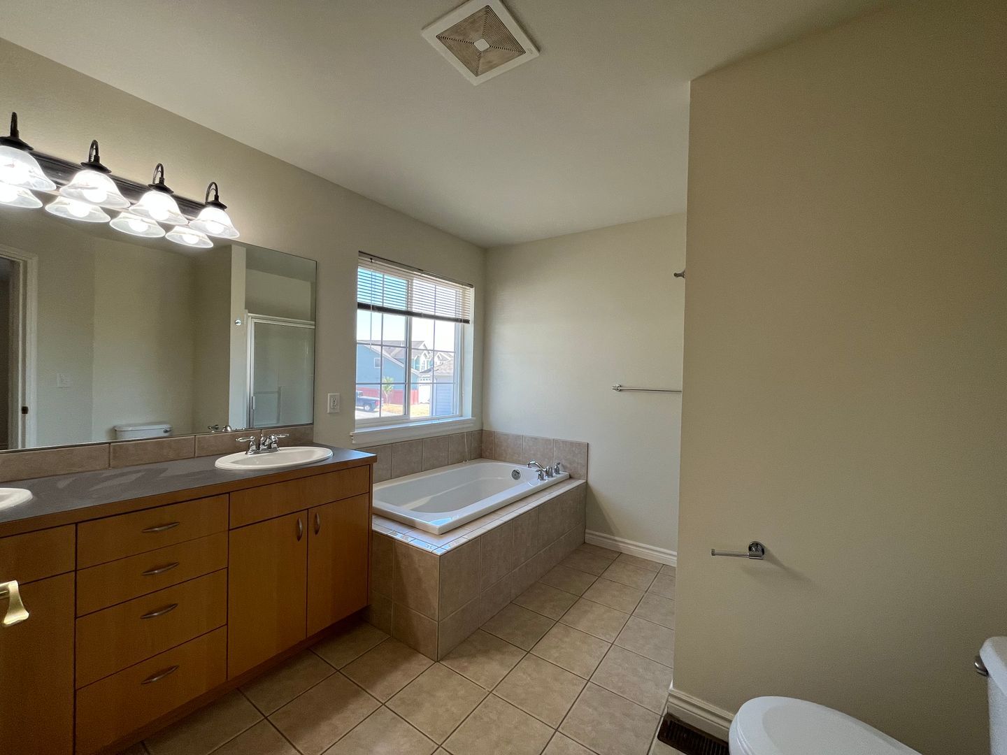 2282 Gardiner Dr. - Ferndale - Washington - 4 bed, 2.5 bath rental property