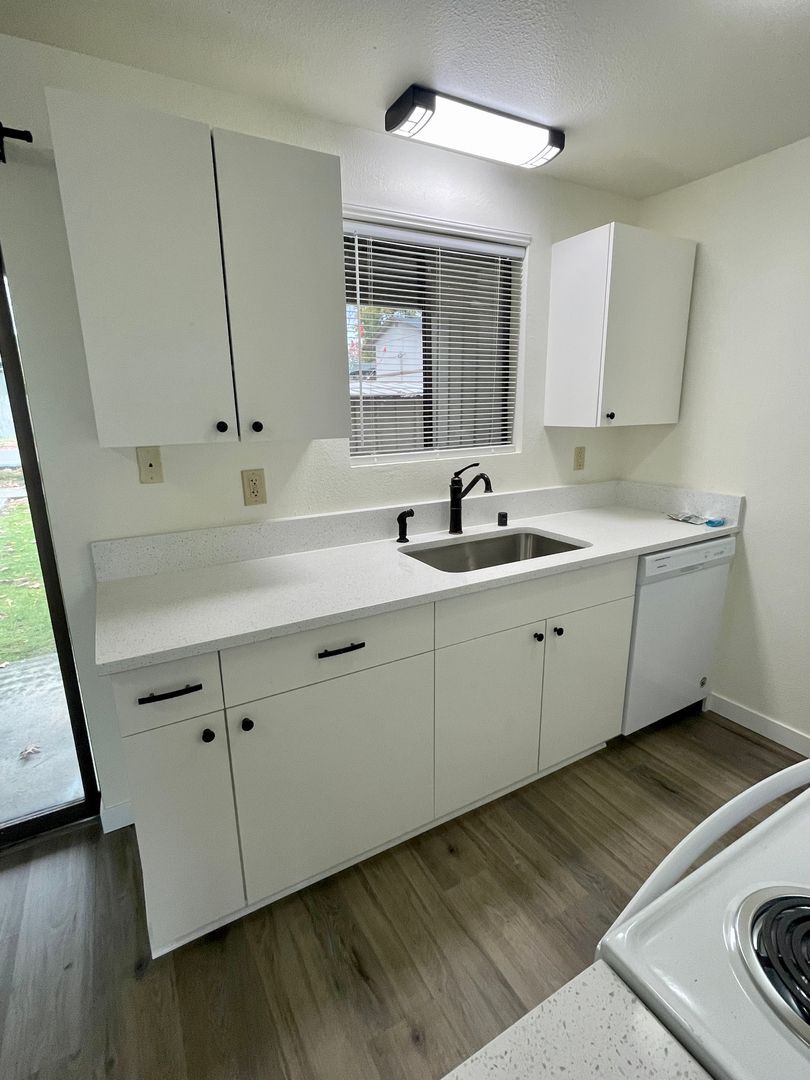 2328 Queen St. - 15 - Bellingham - Washington - 1 bed, 1 bath rental property