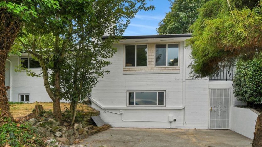 2328 Tacoma Ave S - Tacoma - Washington - 5 bed, 2 bath rental property