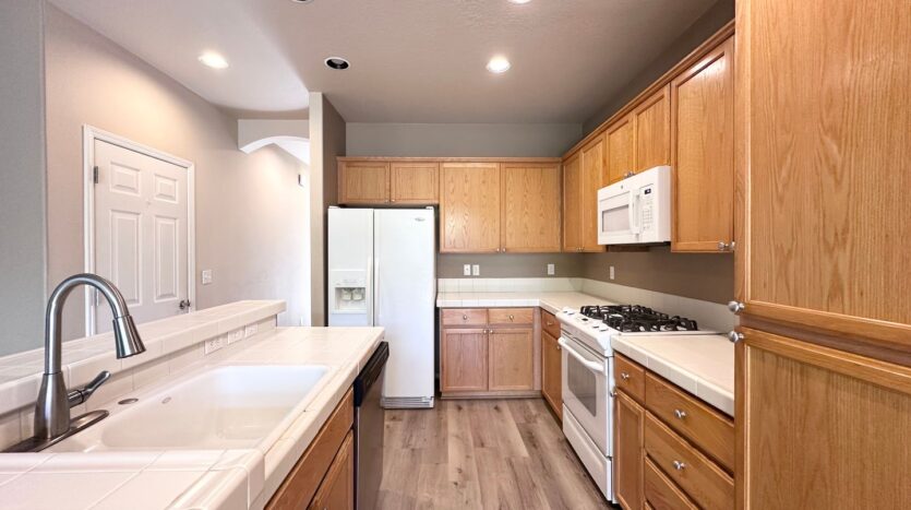 2472 NW Rogue Valley Terrace - Beaverton - Oregon - 3 bed, 2.5 bath rental property