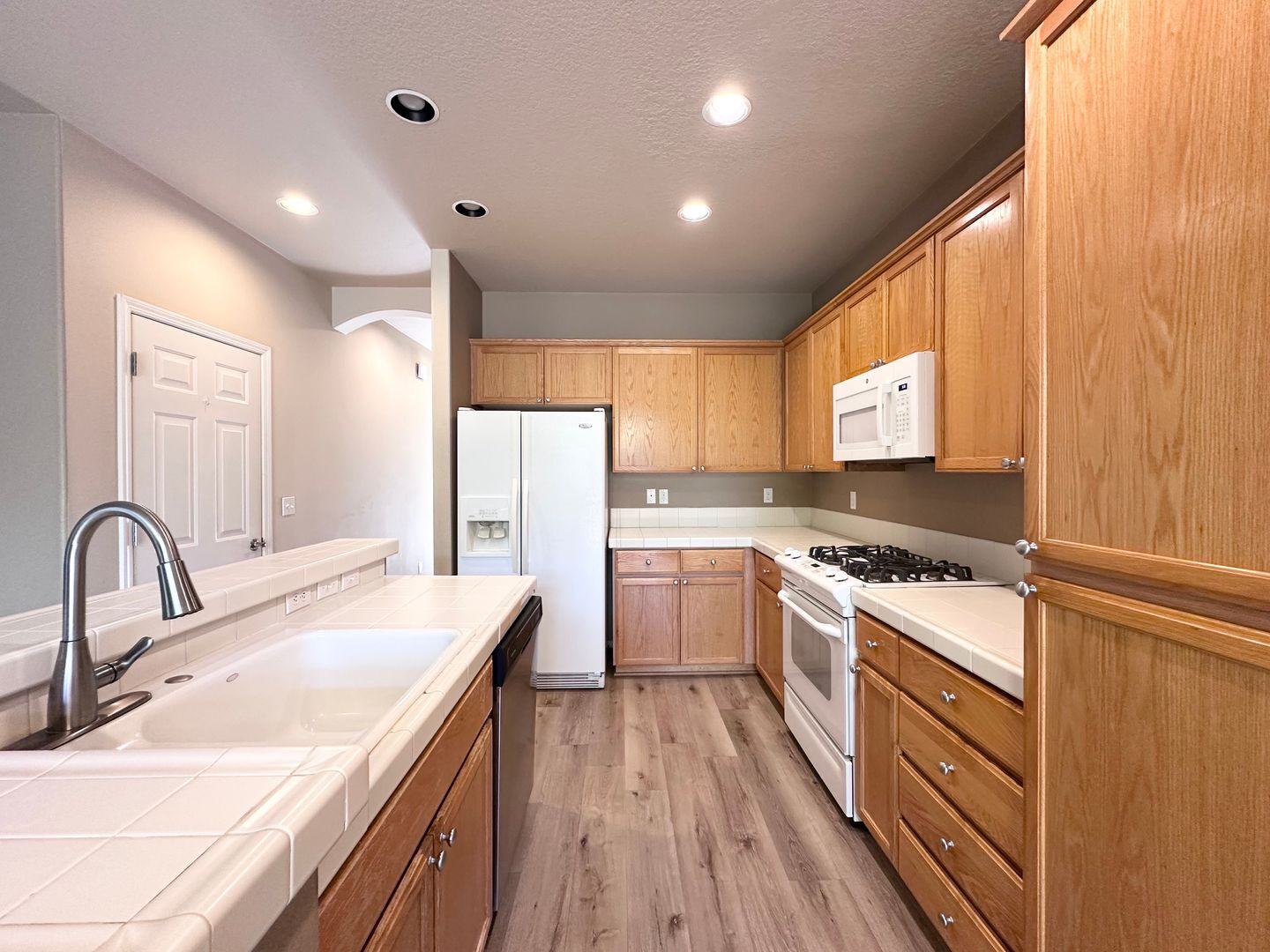 2472 NW Rogue Valley Terrace - Beaverton - Oregon - 3 bed, 2.5 bath rental property