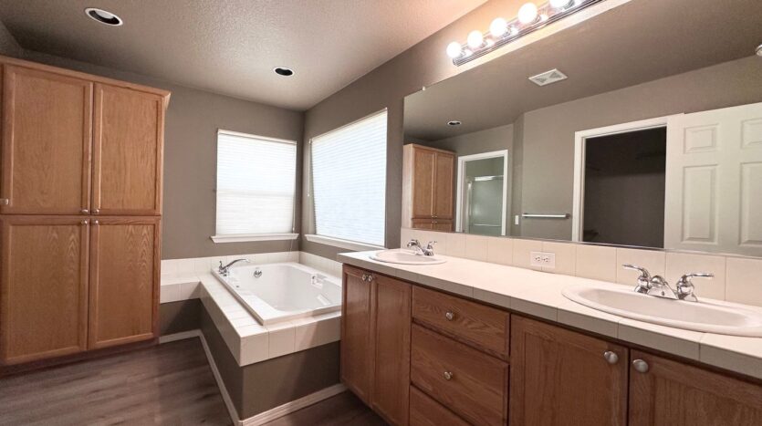 2472 NW Rogue Valley Terrace - Beaverton - Oregon - 3 bed, 2.5 bath rental property