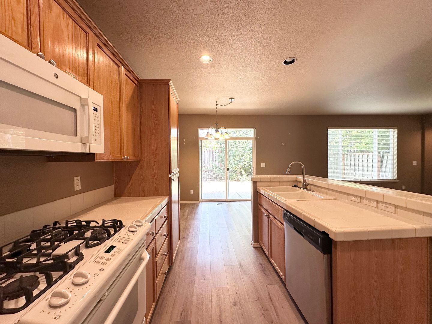 2472 NW Rogue Valley Terrace - Beaverton - Oregon - 3 bed, 2.5 bath rental property