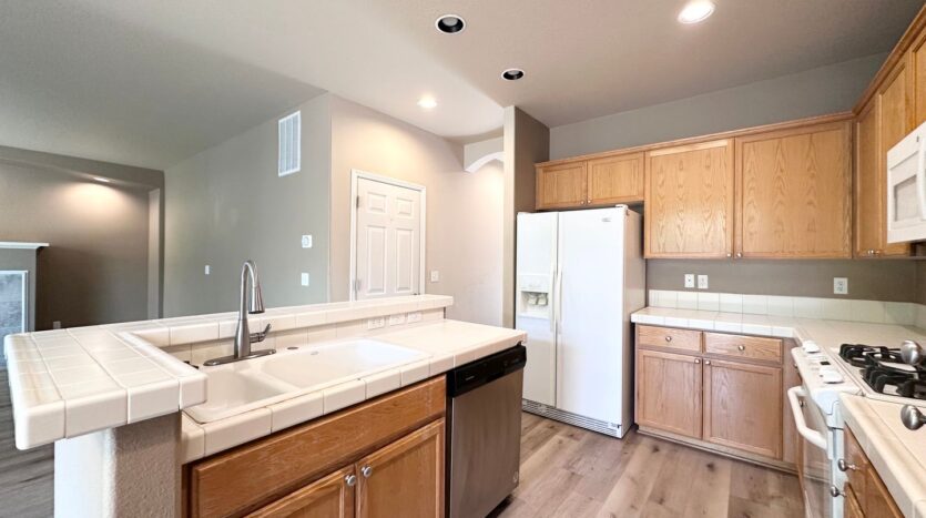 2472 NW Rogue Valley Terrace - Beaverton - Oregon - 3 bed, 2.5 bath rental property