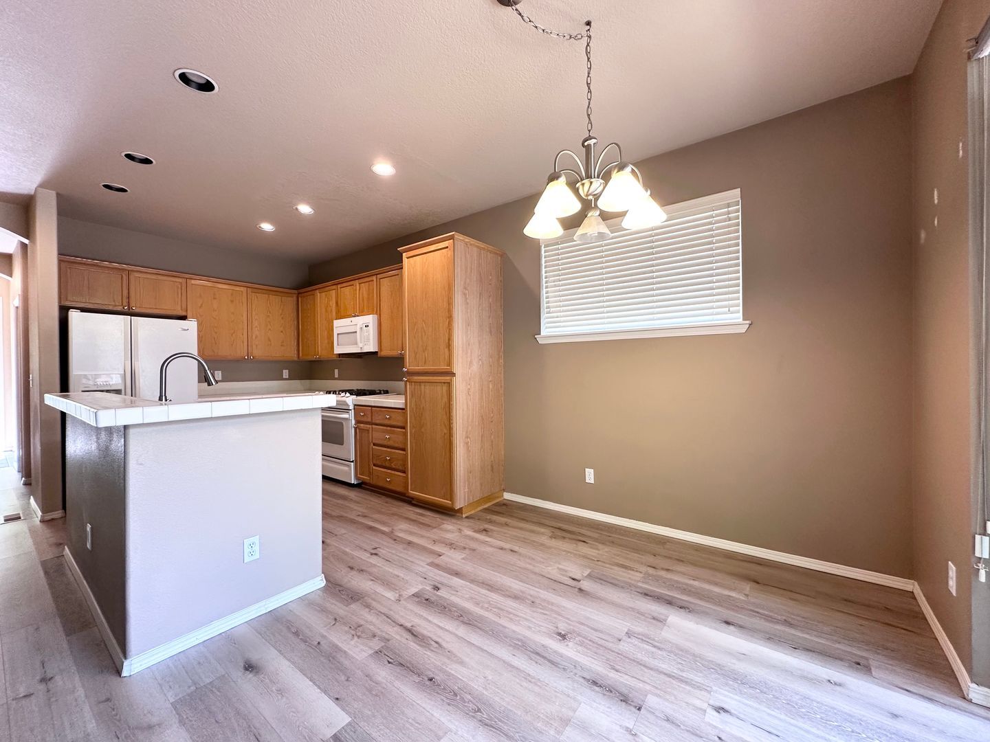 2472 NW Rogue Valley Terrace - Beaverton - Oregon - 3 bed, 2.5 bath rental property