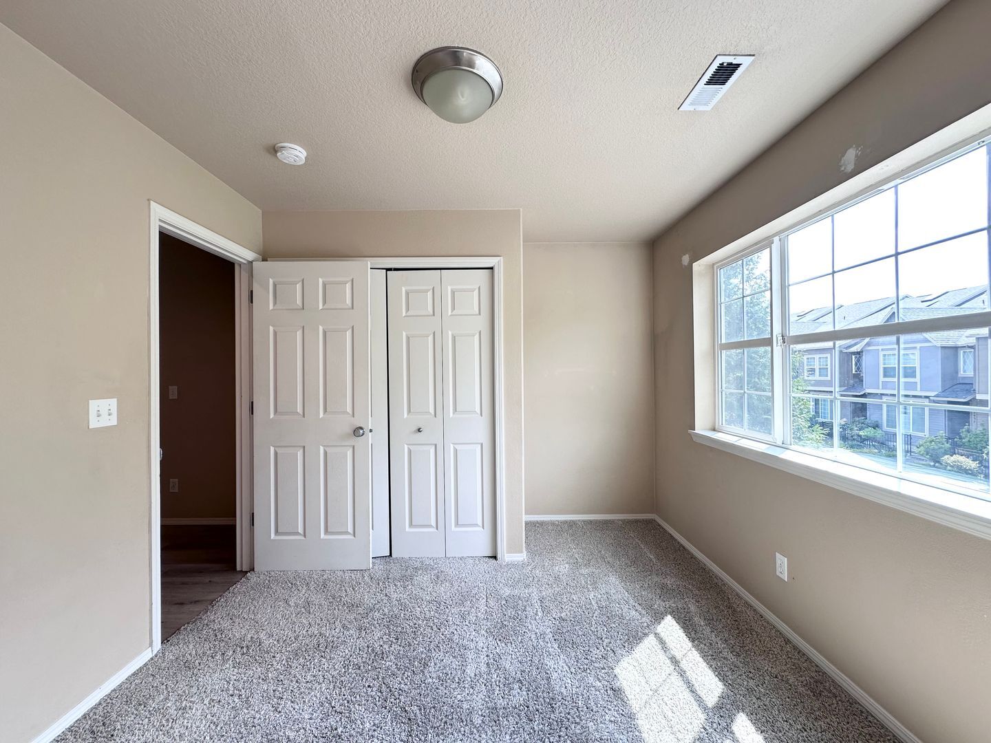 2472 NW Rogue Valley Terrace - Beaverton - Oregon - 3 bed, 2.5 bath rental property