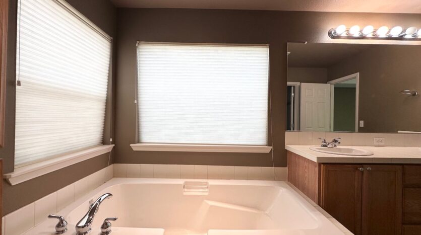2472 NW Rogue Valley Terrace - Beaverton - Oregon - 3 bed, 2.5 bath rental property