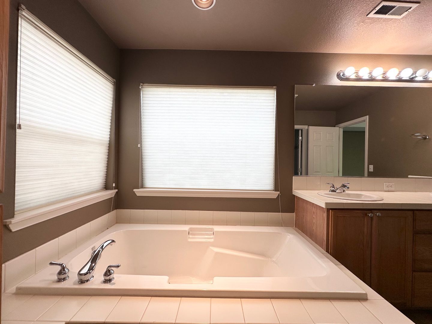 2472 NW Rogue Valley Terrace - Beaverton - Oregon - 3 bed, 2.5 bath rental property