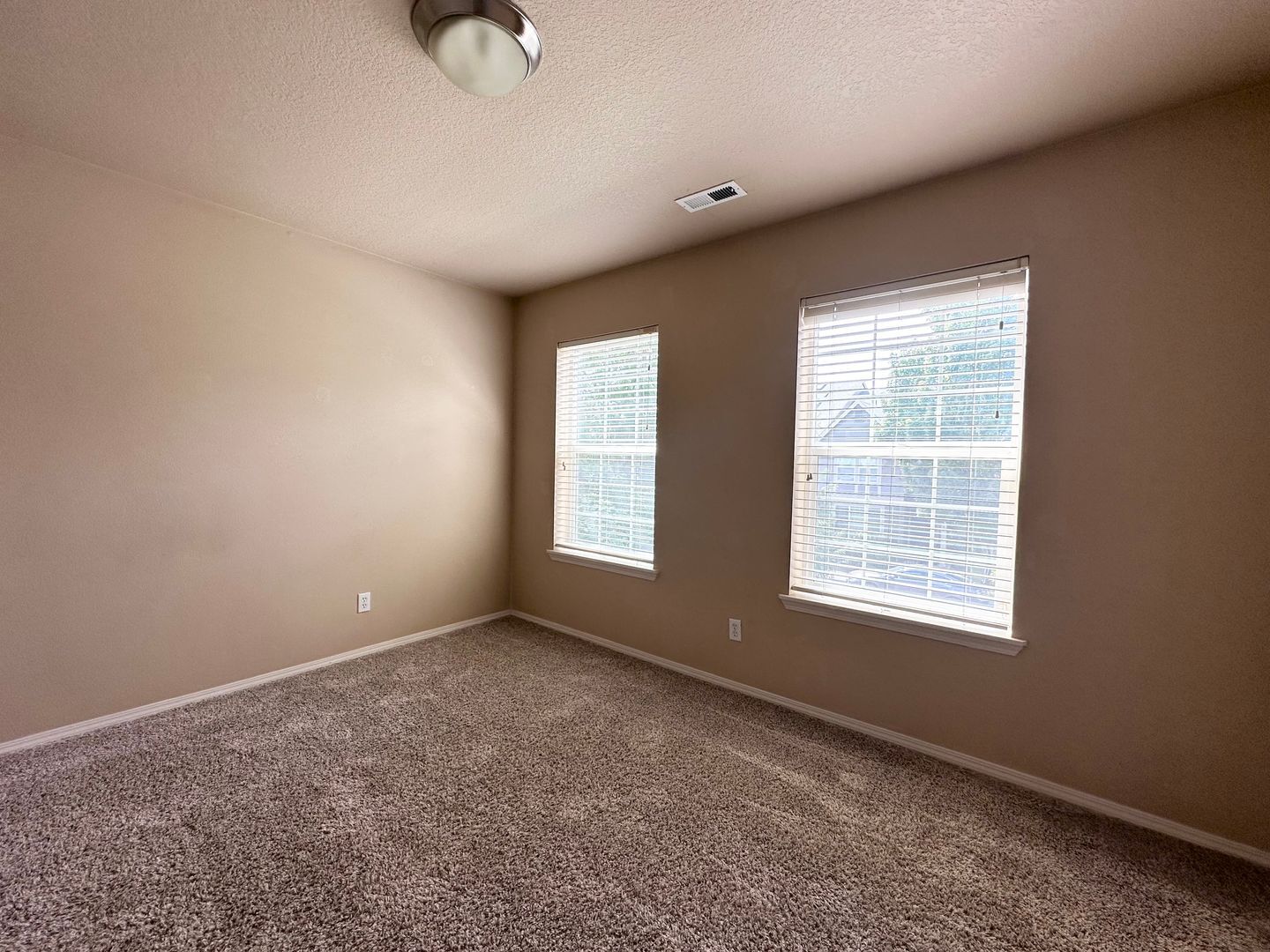 2472 NW Rogue Valley Terrace - Beaverton - Oregon - 3 bed, 2.5 bath rental property