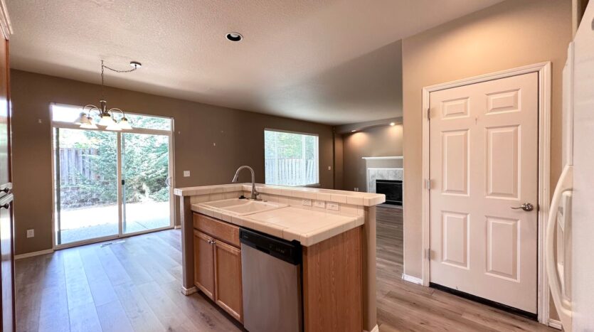 2472 NW Rogue Valley Terrace - Beaverton - Oregon - 3 bed, 2.5 bath rental property
