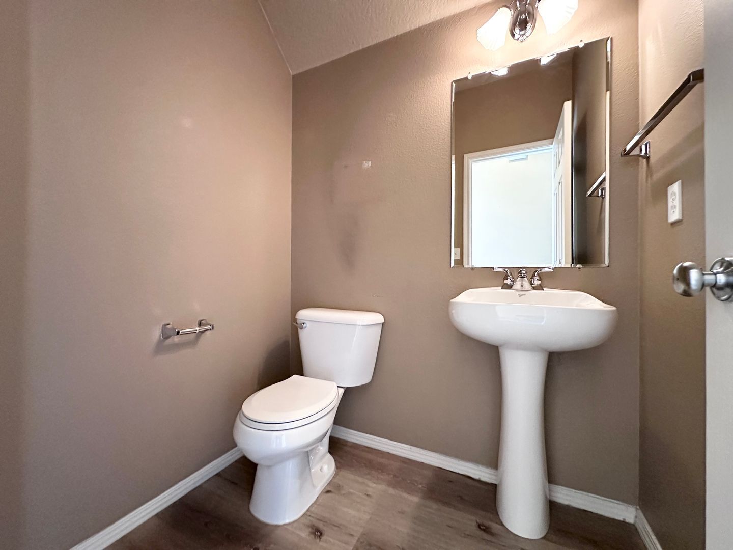 2472 NW Rogue Valley Terrace - Beaverton - Oregon - 3 bed, 2.5 bath rental property