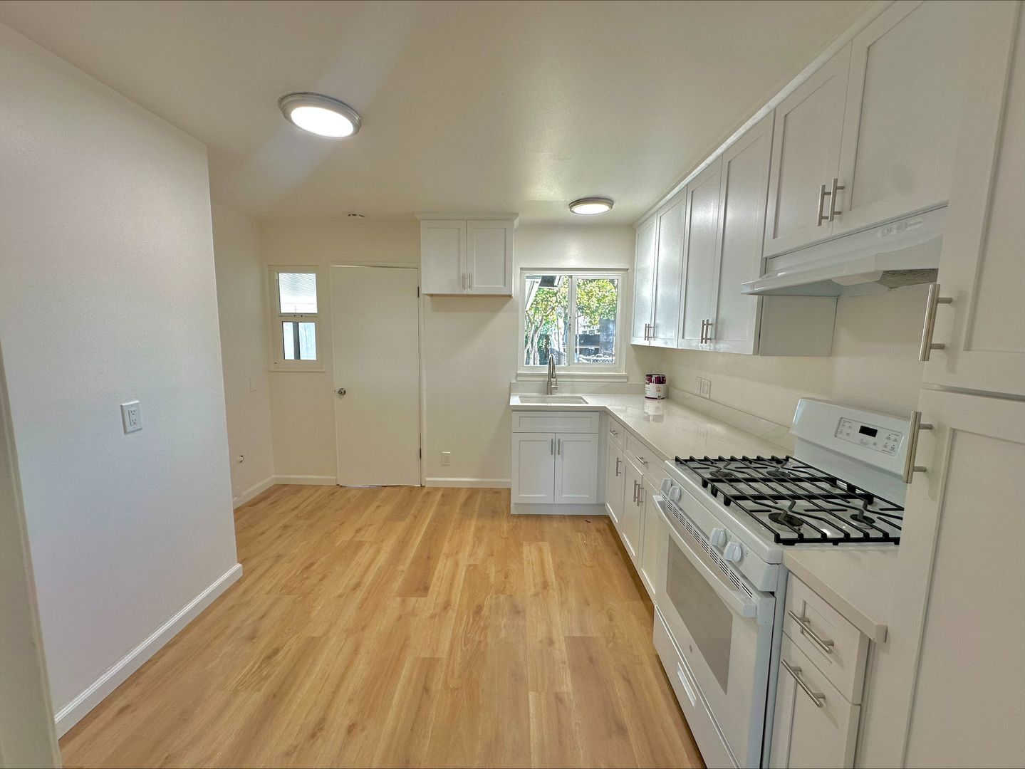  24828-24830 Thomas Avenue - Hayward - California - 2 bed, 1 bath rental property