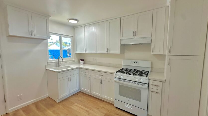 24828-24830 Thomas Avenue - Hayward - California - 2 bed, 1 bath rental property