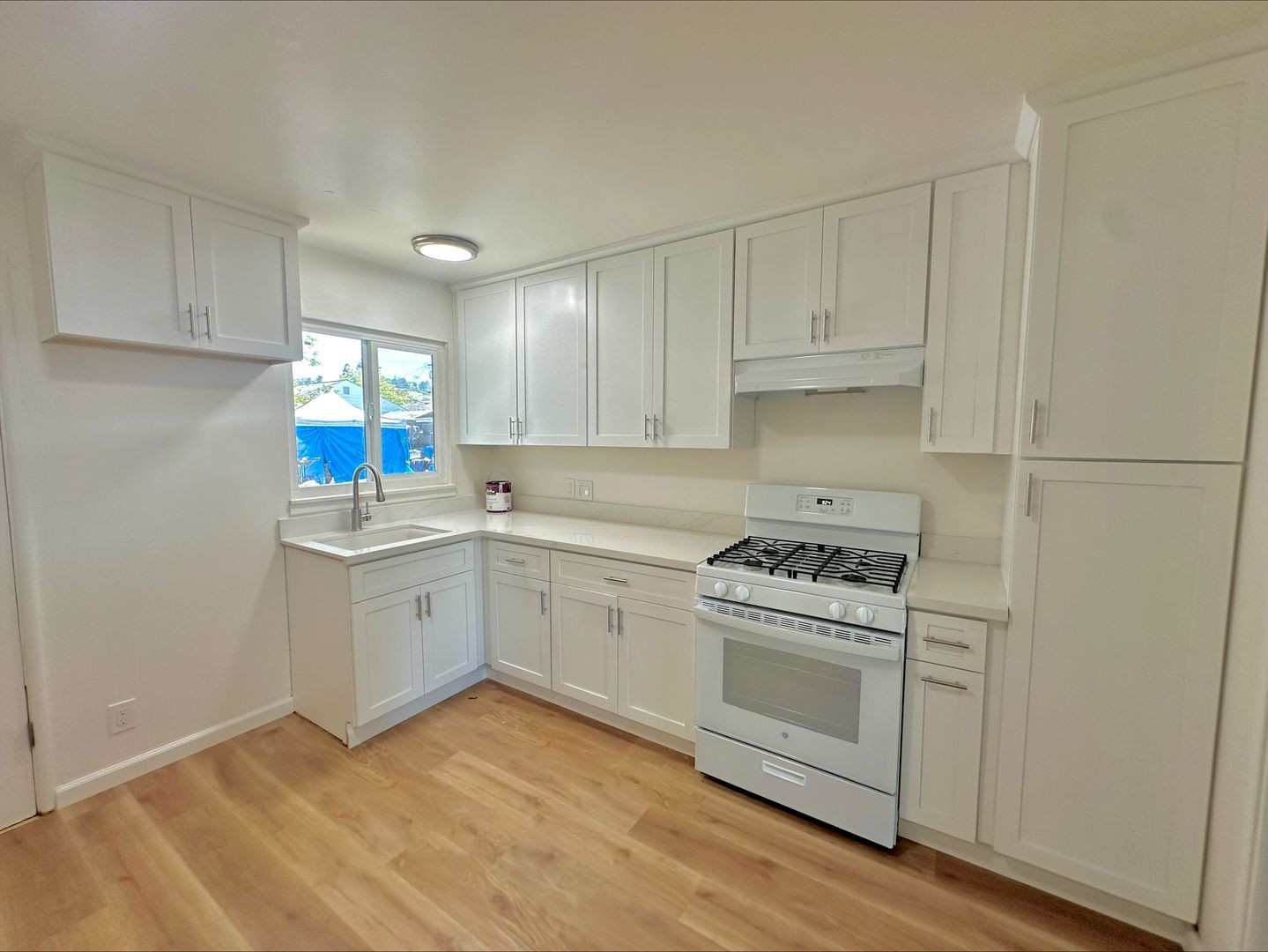  24828-24830 Thomas Avenue - Hayward - California - 2 bed, 1 bath rental property