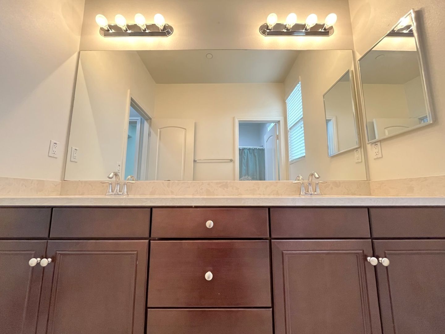 26297 Santiago Canyon Rd. - Corona - California - 5 bed, 4.5 bath rental property