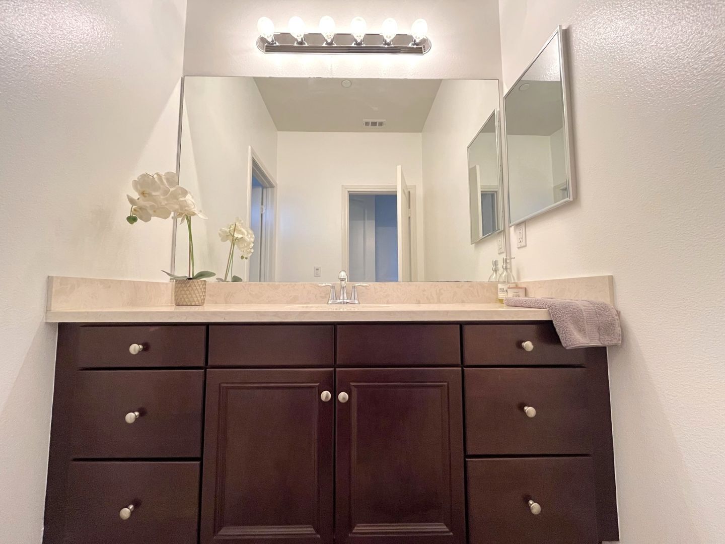 26297 Santiago Canyon Rd. - Corona - California - 5 bed, 4.5 bath rental property