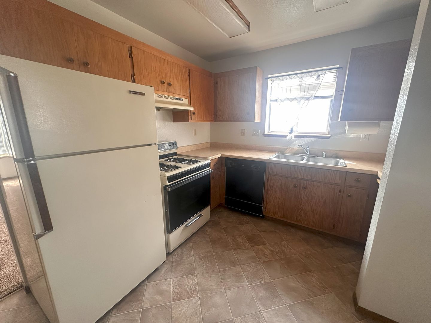 304 Richmond Road Unit B - Susanville - California - 2 bed, 1 bath rental property