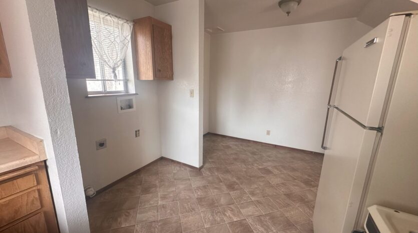 304 Richmond Road Unit B - Susanville - California - 2 bed, 1 bath rental property