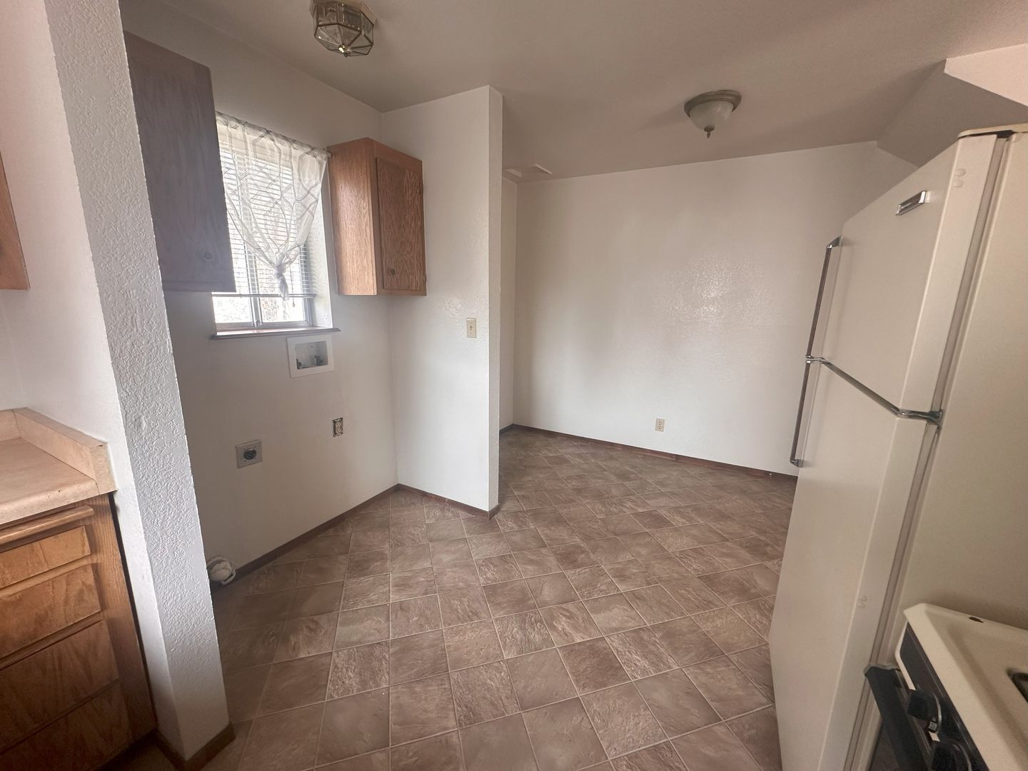 304 Richmond Road Unit B - Susanville - California - 2 bed, 1 bath rental property