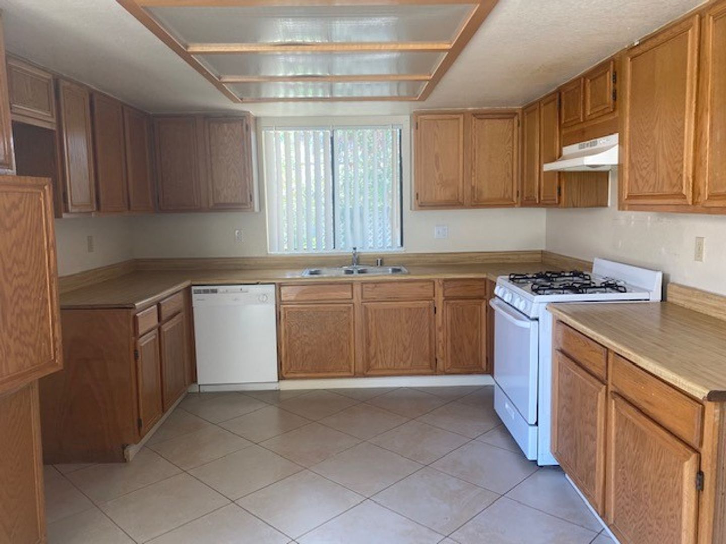 32881 Navajo Trl - 3 - Cathedral City - California - 3 bed, 2 bath rental property