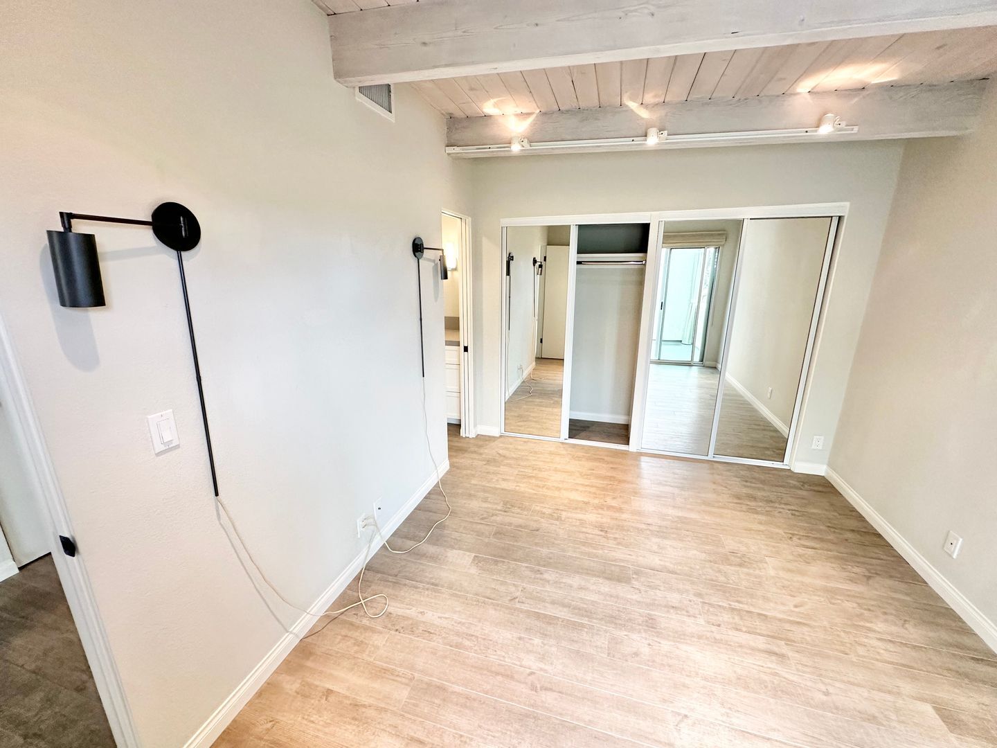 354 N. Coast Hwy - Laguna Beach - California - 1 bed, 1 bath rental property